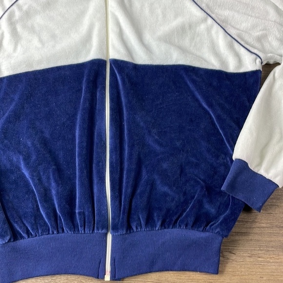 Vintage Cherry Hill Women’s Navy and White Zip Up Velour Sweatshirt, size Large - Picture 3 of 11